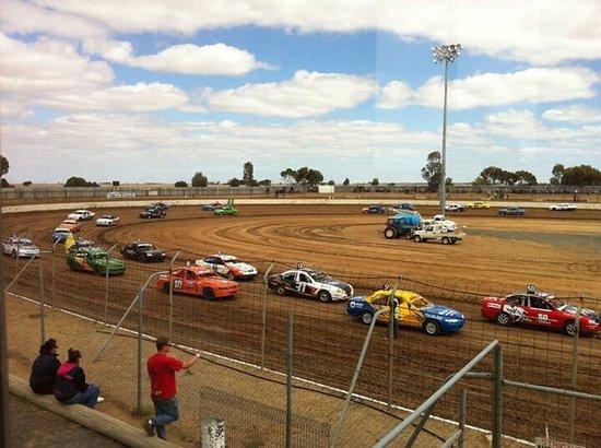 horsham raceway