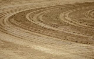 dirt racetrack near me